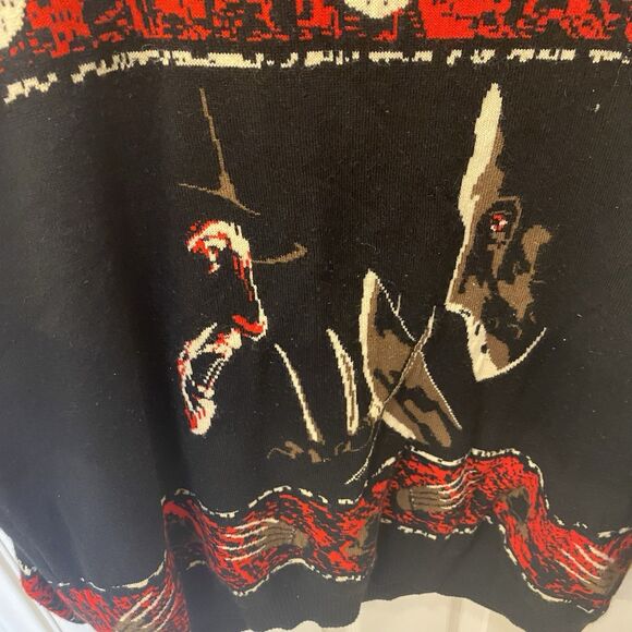 Fun Freddy Vs Jason Halloween Sweater Size XL EUC - Picture 8 of 11